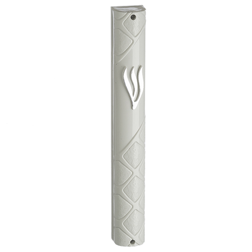 Mezuza 12 cm plastico blanca goma abajo shin y rombos